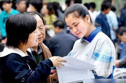 乌鲁木齐复读生中考（乌鲁木齐复读生中考报名在哪里报）