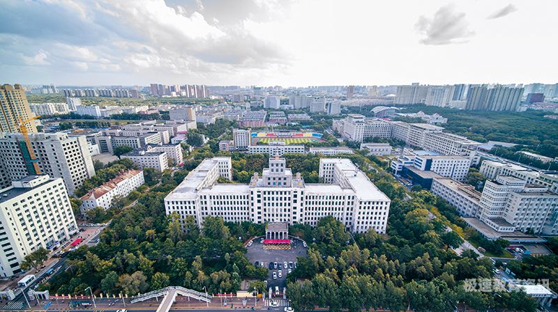 东北工商大学是本科么（东北工学院在哪里个城市）