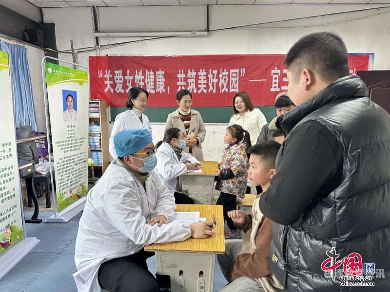 初中女生去医院上学（初中生去医院怎么挂号）